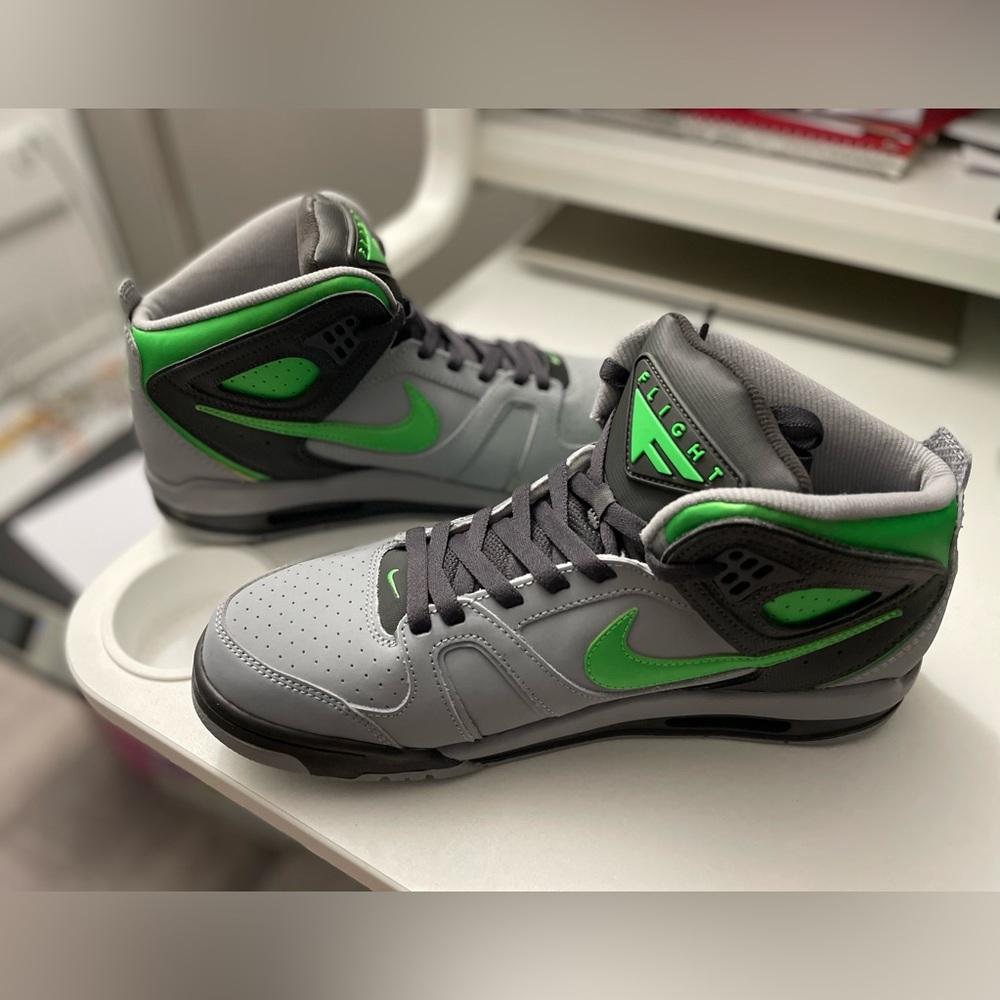 New Air Flight Falcons